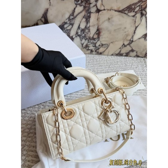 Lady D-Joy (white)